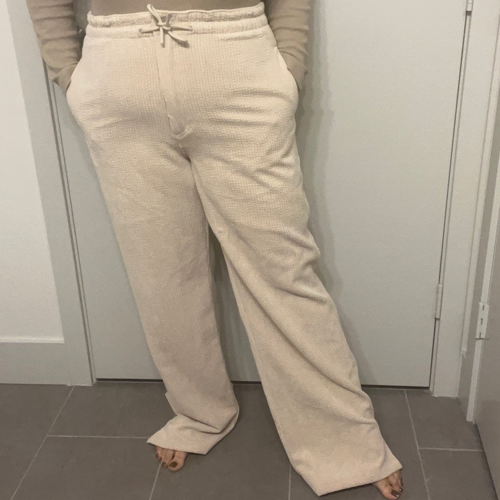 Zara -Ribbed pants